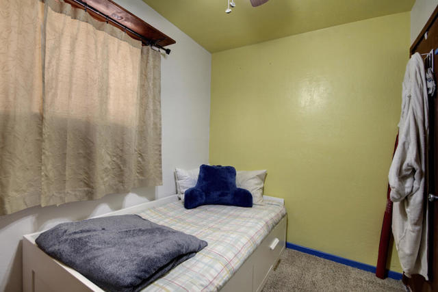 735 Santa Barbara Avenue, Sugarloaf CA: https://media.crmls.org/mediaz/3c0b851b-7c8a-494e-a20a-185f7b8b2b23.jpg
