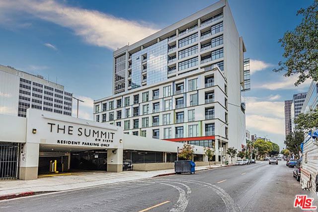 3223 W 6th Street, Los Angeles CA: https://media.crmls.org/mediaz/3c0d37a0-aeff-4040-8237-6bae372fed5b.jpg