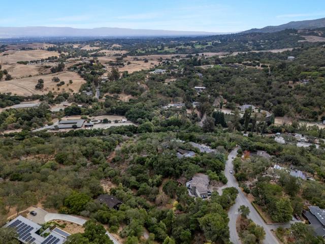 435 Golden Oak Drive, Portola Valley CA: https://media.crmls.org/mediaz/3c0ddbd3-b919-4e90-b1c3-7b16328ea9c5.jpg