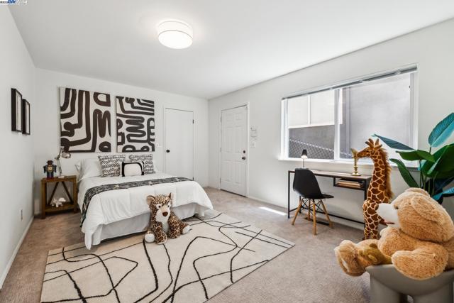 3014 BROADMOOR VIEW, Oakland CA: https://media.crmls.org/mediaz/3c0dfd5a-9284-44aa-8fd4-da0073879ce7.jpg