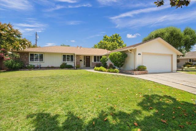 1526 Bedford Avenue, Sunnyvale CA: https://media.crmls.org/mediaz/3c0e654e-3269-4c7b-abc0-843dd49b0577.jpg