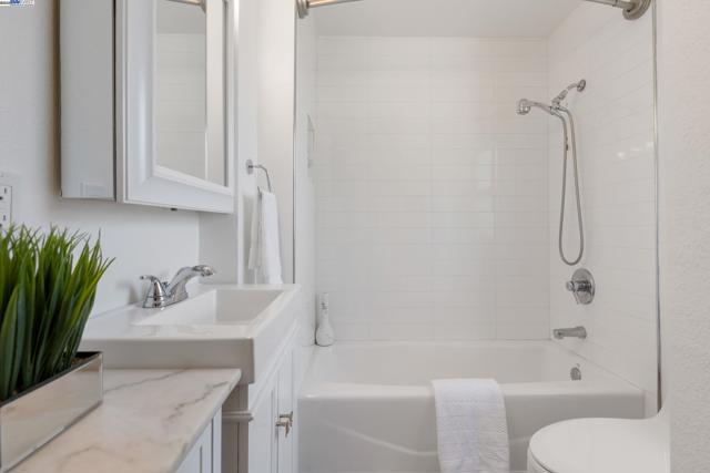 2649 San Pablo Ave, Berkeley CA: https://media.crmls.org/mediaz/3c0ef631-d2a7-478c-9e5b-279b8bde9ccb.jpg