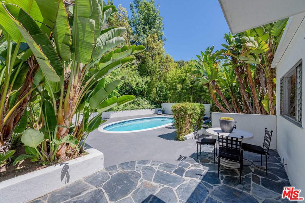 1264 BENEDICT CANYON Drive, Beverly Hills, CA 90210
