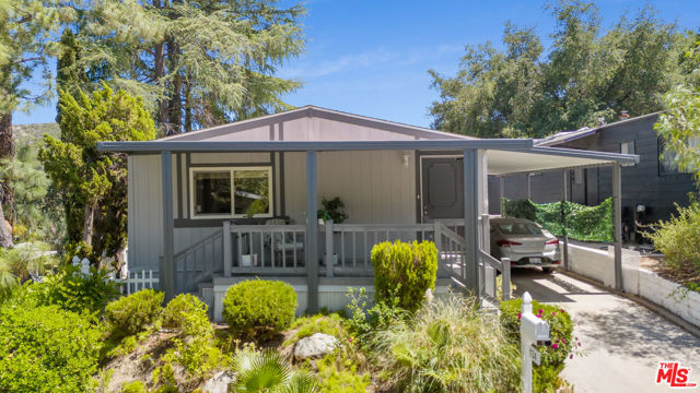 23777 Mulholland Highway, Calabasas CA: https://media.crmls.org/mediaz/3c1015eb-7c58-479b-b9c5-e8c1f6903b76.jpg