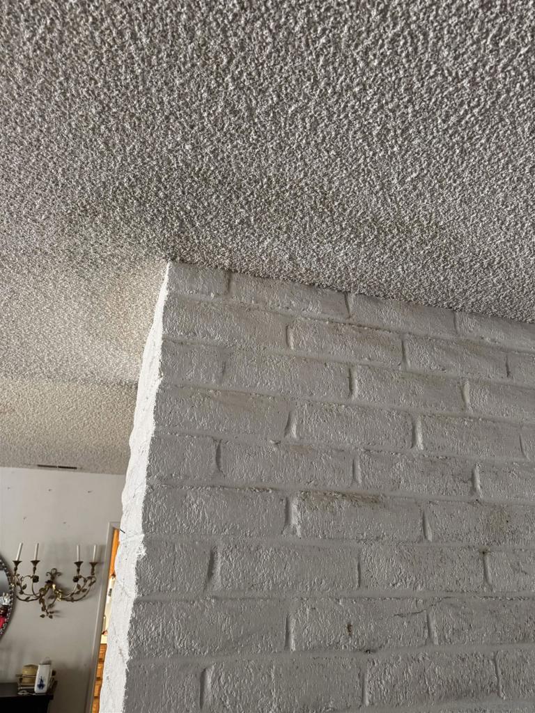 https://media.crmls.org/mediaz/3c10d3d4-e736-4756-b70e-61cd775490c4.jpg?preset=X-Large
