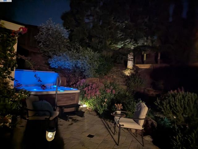 2277 Stillcreek Ct, Martinez CA: https://media.crmls.org/mediaz/3c1110f7-d8b1-45ef-8bf7-781d3930d3e3.jpg