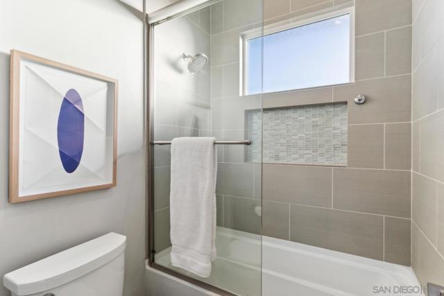 6411 Dowling Dr, La Jolla CA: https://media.crmls.org/mediaz/3c1116b5-a641-4b92-8121-d1b1fcd0d27d.jpg