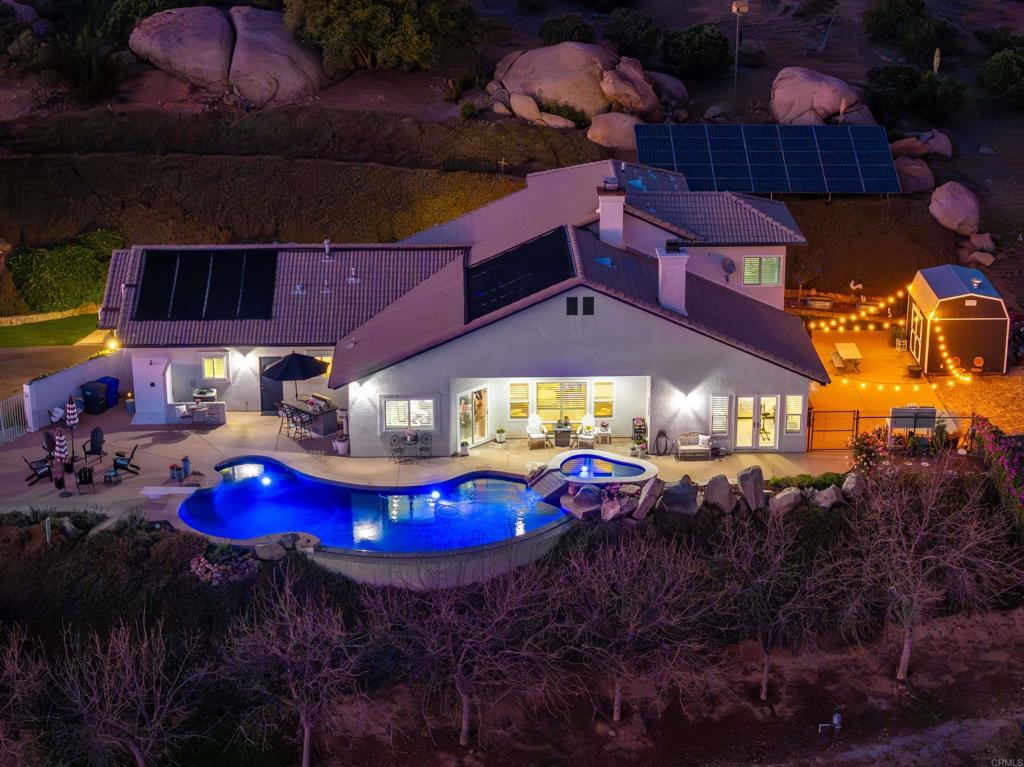 2136 Camino Christina