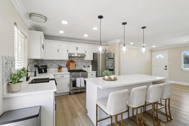 706 N Ash St, Escondido CA: https://media.crmls.org/mediaz/3c11eee5-259e-4f4e-9343-f2775bd2838a.jpg