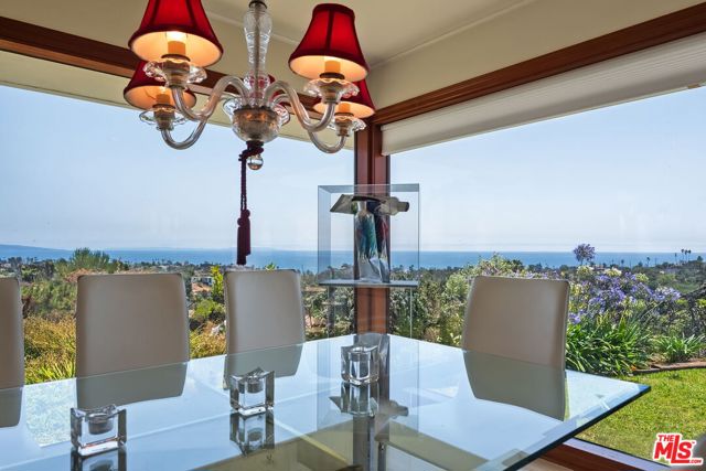 1166 LAS PULGAS Place, Pacific Palisades CA: https://media.crmls.org/mediaz/3c129b9d-3394-4ac3-a115-e13630b5d40e.jpg
