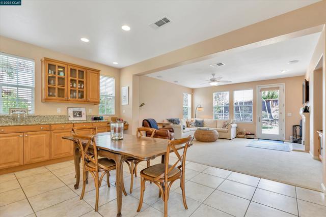 1489 Menton St, Danville CA: https://media.crmls.org/mediaz/3c12a0e6-ebf6-415d-a935-6a40fec5404a.jpg