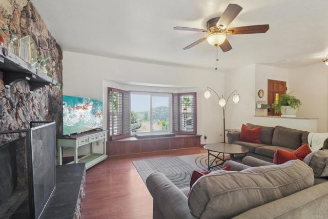 1921 Via Corina, Alpine CA: https://media.crmls.org/mediaz/3c134313-be07-4427-9625-89db96946c2c.jpg