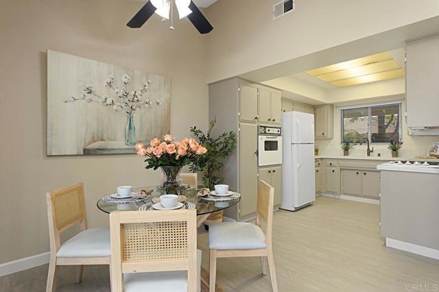 Detail Gallery Image 14 of 38 For 3660 Vista Campana #42,  Oceanside,  CA 92057 - 2 Beds | 2 Baths