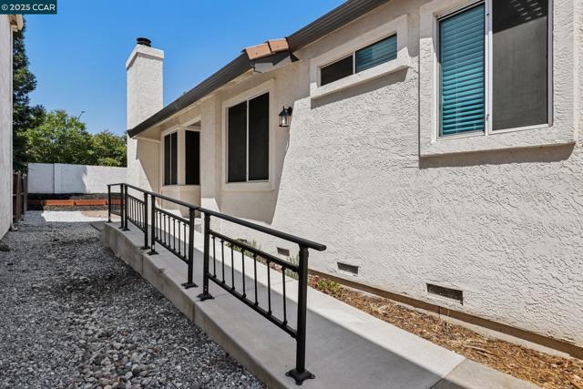 868 Clifton Way, Vacaville CA: https://media.crmls.org/mediaz/3c14ff89-6c71-4970-b6ee-c90d6d7010f2.jpg