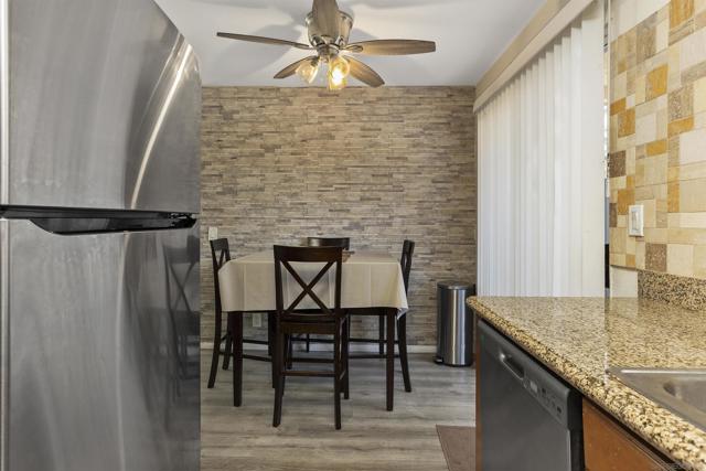 530 Calle Montecito, Oceanside CA: https://media.crmls.org/mediaz/3c15ada6-32ee-4887-a5de-a87fb5e6274a.jpg