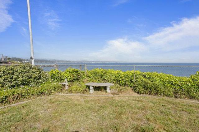 4750 Opal Cliff Drive, Santa Cruz CA: https://media.crmls.org/mediaz/3c15d378-43fd-4247-9bbd-5e68cc1348d5.jpg