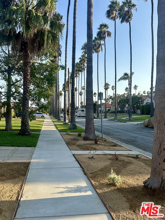 5414 S Mullen Avenue, Los Angeles CA: https://media.crmls.org/mediaz/3c16c28f-5b0f-491f-a2a7-f5be06b17767.jpg