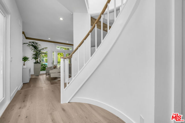 Image 4 of 43 For 2620 Grand Canal