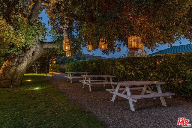 10999 Ojai Santa Paula Road, Ojai CA: https://media.crmls.org/mediaz/3c18b453-d1d2-46ea-8750-69bb1c3e8a46.jpg