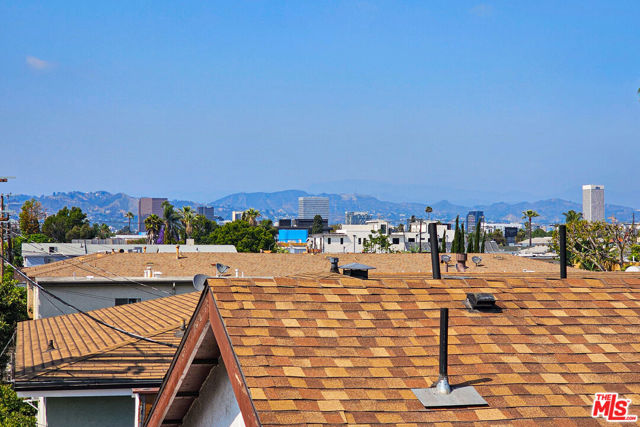 2055 S Garth Avenue, Los Angeles CA: https://media.crmls.org/mediaz/3c18ca71-1c7e-4ec9-8d31-9feb88d704fb.jpg
