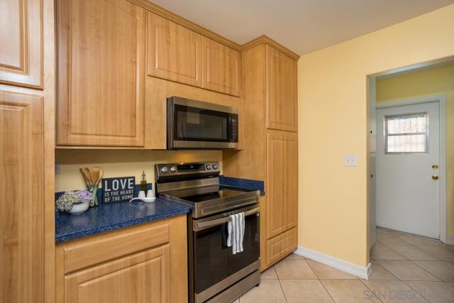 1187 Tangerine St, El Cajon CA: https://media.crmls.org/mediaz/3c19255d-9af7-4d50-ba1e-cbfee3cfc268.jpg