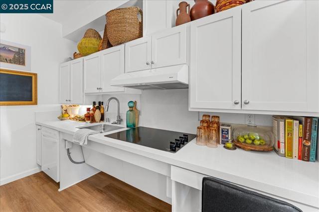 100 Esperanza Place, Walnut Creek CA: https://media.crmls.org/mediaz/3c1943cf-f002-4d23-8dd0-4f6dbee1afc2.jpg