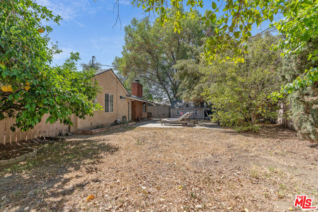 17503 Runnymede Street, Lake Balboa CA: https://media.crmls.org/mediaz/3c19e168-5c78-40c4-816a-68e5e9822fbd.jpg