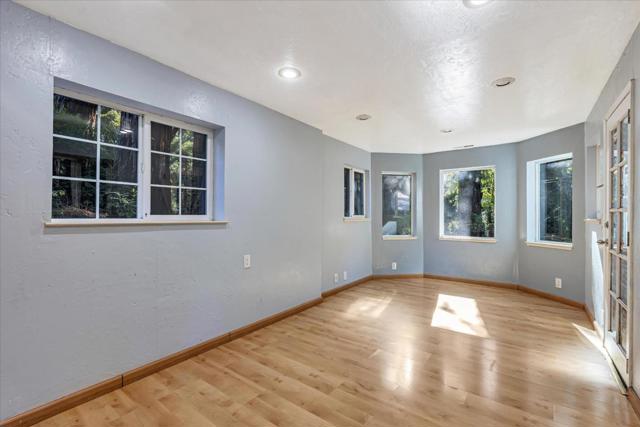 695 Creek Drive, Boulder Creek CA: https://media.crmls.org/mediaz/3c19eefd-efe6-419d-a1b4-97920ba3fda8.jpg