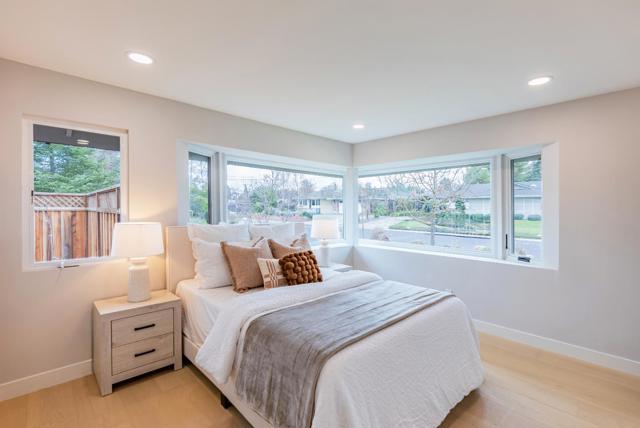 2083 Louise Lane, Los Altos CA: https://media.crmls.org/mediaz/3c1aa095-7793-49ef-8438-66212ef85111.jpg