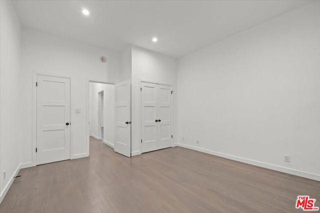1218 N La Cienega Boulevard, West Hollywood CA: https://media.crmls.org/mediaz/3c1b0f67-df22-48fb-bb5f-1231aa790cd8.jpg