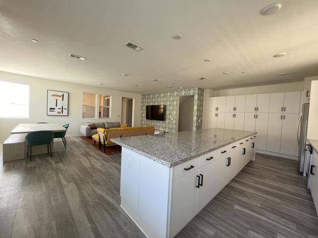 Detail Gallery Image 2 of 17 For 5341 Calle Rockfish #78,  San Diego,  CA 92154 - 3 Beds | 2 Baths