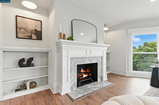 5020 Golden Gate Ave, Oakland CA: https://media.crmls.org/mediaz/3c1b8397-8f75-4b5e-be68-28a6d9c7753f.jpg
