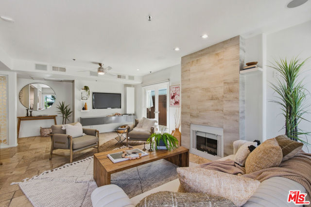 2 Bed Home for Sale in Los Angeles, California