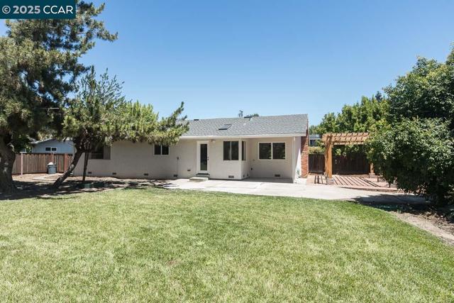 881 Autumn Dr, Walnut Creek CA: https://media.crmls.org/mediaz/3c1c0643-f02c-4e1f-8d75-dad980a15105.jpg