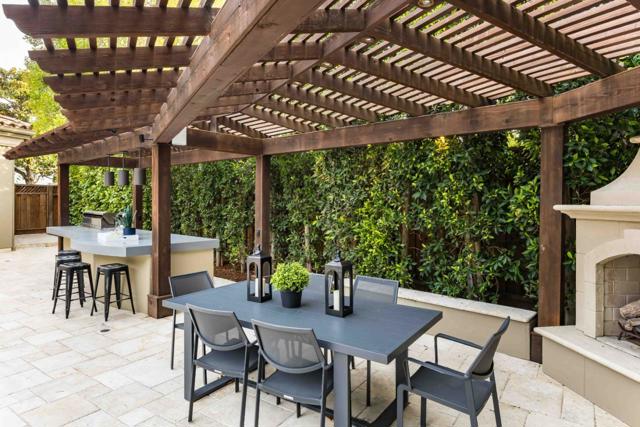 8 Reyna Place, Menlo Park CA: https://media.crmls.org/mediaz/3c1d7a7a-61e3-4284-95ed-6a4d6aa94834.jpg