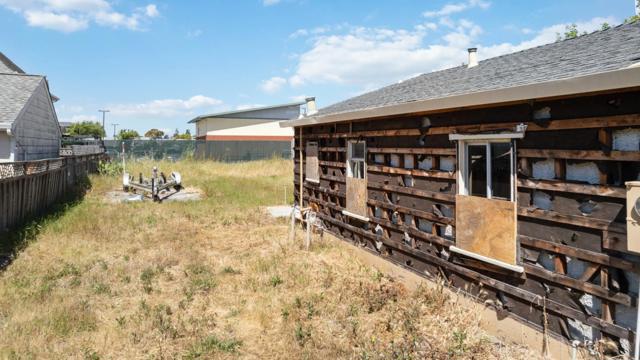 719 Darwin Street, Santa Cruz CA: https://media.crmls.org/mediaz/3c1dd2a4-3278-46af-8011-f2f380e3742d.jpg