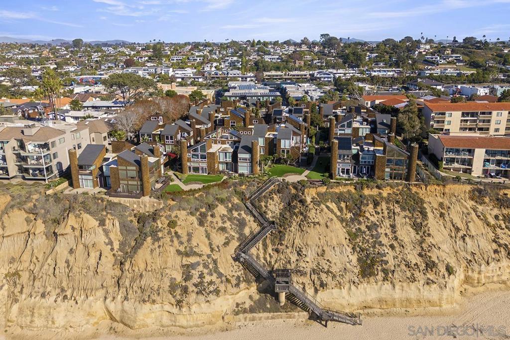 325 Sierra Ave - photo 2