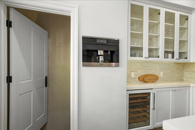 16760 Magneson Loop, Los Gatos CA: https://media.crmls.org/mediaz/3c1df53a-2e24-4ce0-8a23-f25d9a78da8e.jpg