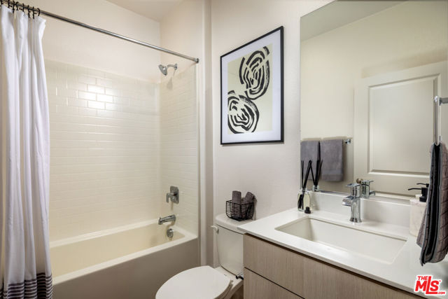 1483 W Vista Way, San Pedro CA: https://media.crmls.org/mediaz/3c1e0898-a06f-4d4f-9467-1f933206aa54.jpg