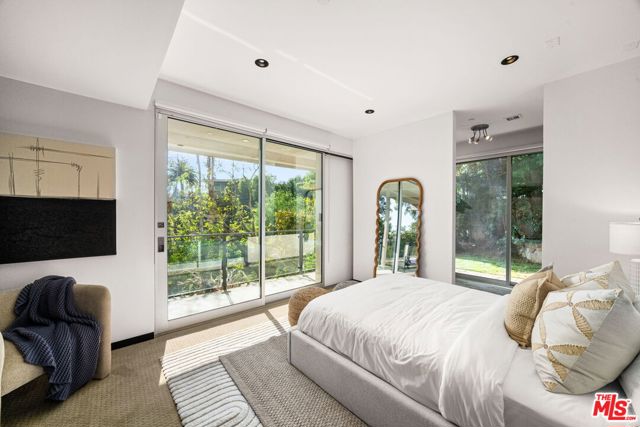 933 Bluegrass Lane, Los Angeles CA: https://media.crmls.org/mediaz/3c1e3357-aeab-4f7b-a196-0fa124756cac.jpg