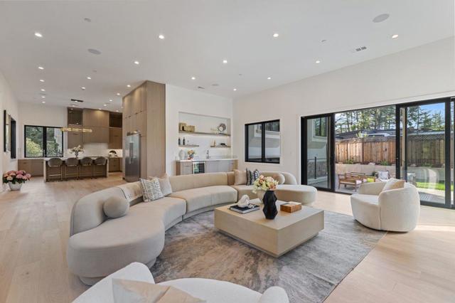 18071 Saratoga Los Gatos Road, Monte Sereno CA: https://media.crmls.org/mediaz/3c1e3d8c-d95d-4101-807e-c07b79fe501e.jpg