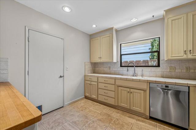26 Willow Street, Salinas CA: https://media.crmls.org/mediaz/3c1ea7b2-6a9b-41bb-833a-189ef4ccd16c.jpg