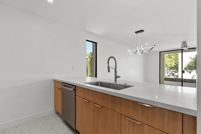 Image 7 of 22 For 1400 Palm Canyon Drive 104