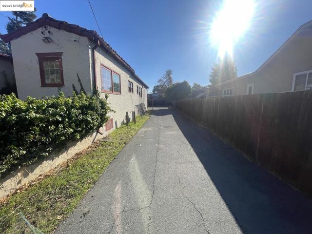 2890 Concord BLVD, Concord CA: https://media.crmls.org/mediaz/3c1f959b-1922-40e9-bb5c-4ff41b5332d4.jpg
