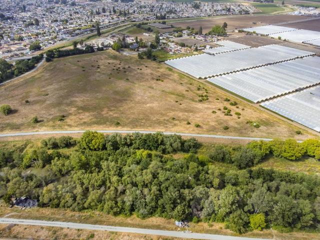 30 Riverside Road, Watsonville CA: https://media.crmls.org/mediaz/3c1fd2d2-d521-46d3-96ec-b0e71ae8d9cc.jpg