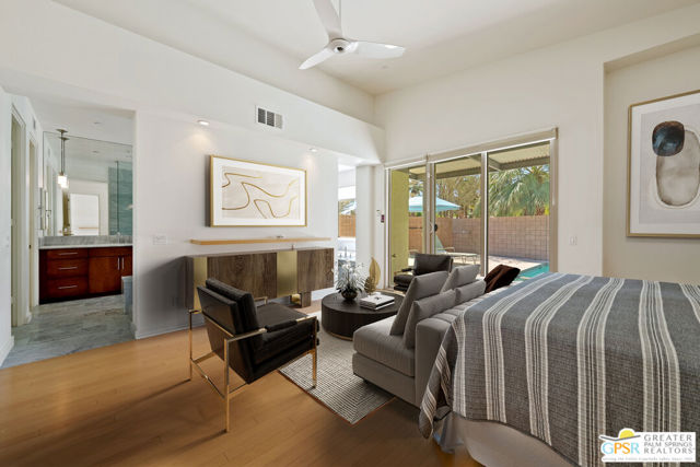 941 Oceo Circle, Palm Springs CA: https://media.crmls.org/mediaz/3c20a14d-c877-4f52-a5d3-15b79c7fcb17.jpg