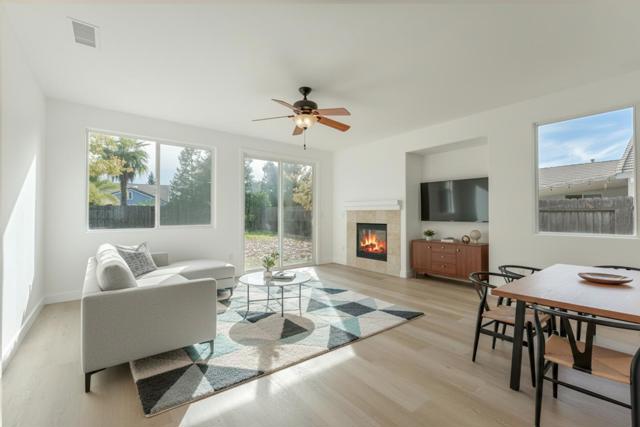 1078 Silver Spur Way, Plumas Lake CA: https://media.crmls.org/mediaz/3c20b059-c902-40ee-ba55-3a2b8a81126b.jpg