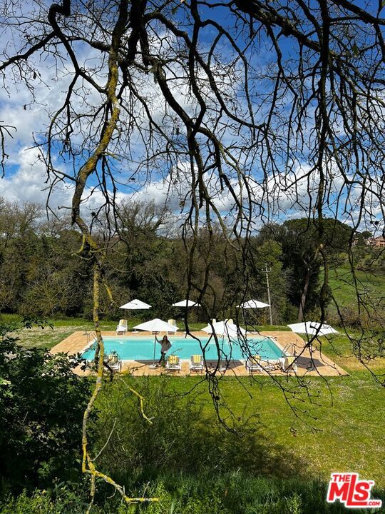 10 Via San Lorenzo, Umbria, ITALY,  CA: https://media.crmls.org/mediaz/3c20dc4d-b7a5-4398-978c-c7cba6154dac.jpg
