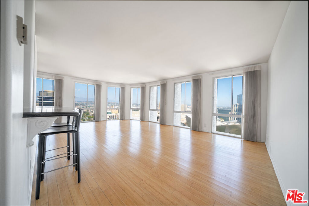 800 W 1st Street #2203