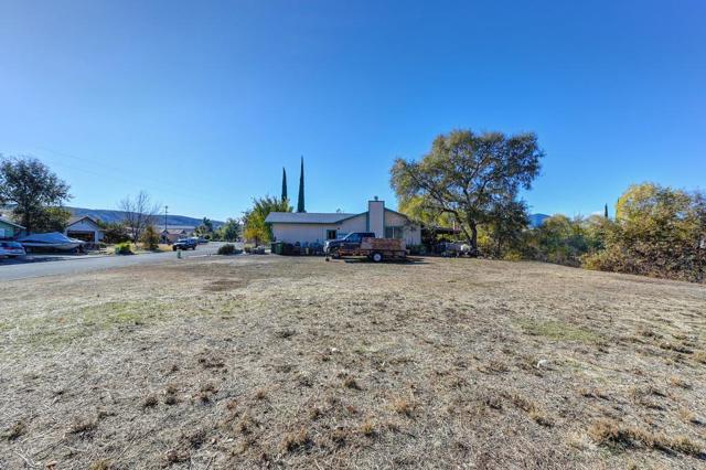 601 Bass Lane, Clearlake Oaks CA: https://media.crmls.org/mediaz/3c21e5bb-51f5-4c8d-be8c-3cc05ab01877.jpg